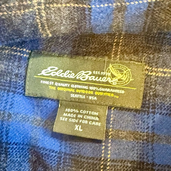 Eddie Bauer Men’s XL Blue and Gray Flannel button down shirt - Picture 4 of 6
